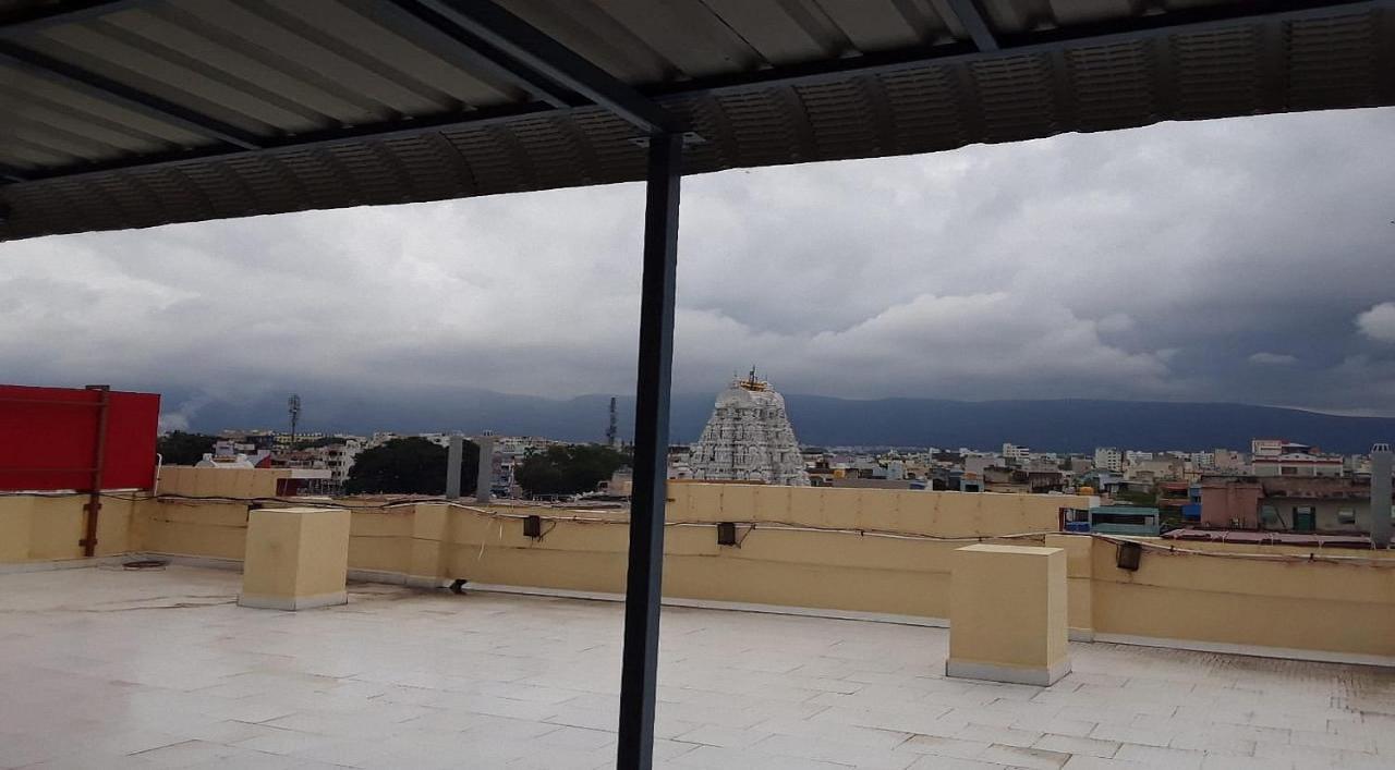 Surya Grand Tiruchanoor Tirupati Bagian luar foto